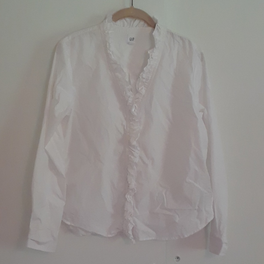 Gap ruffled button down long sleeve shirt